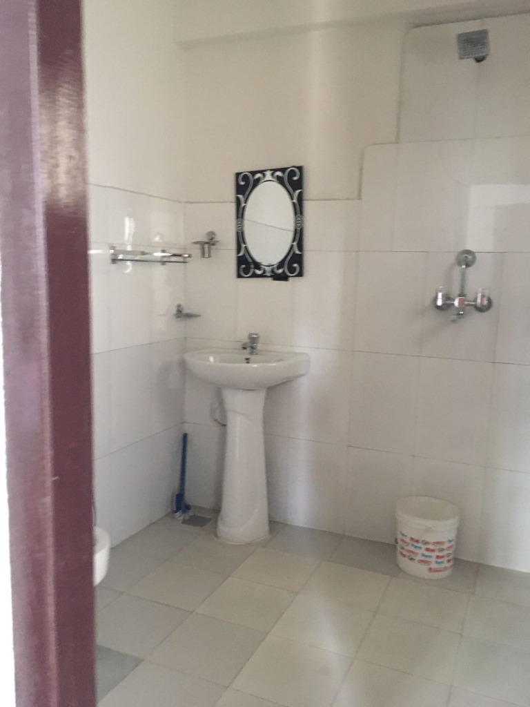 Private Ensuite Hot Shower